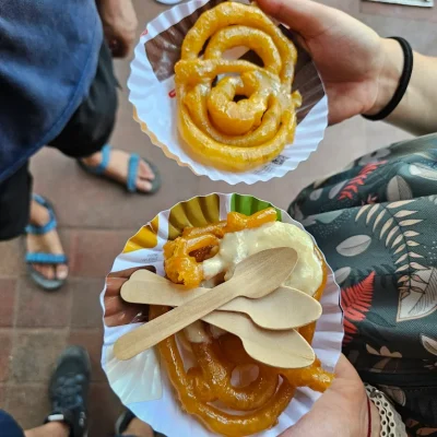 Delhi 12 Jalebi with Rabri (Old Famous Jalebi Wala)